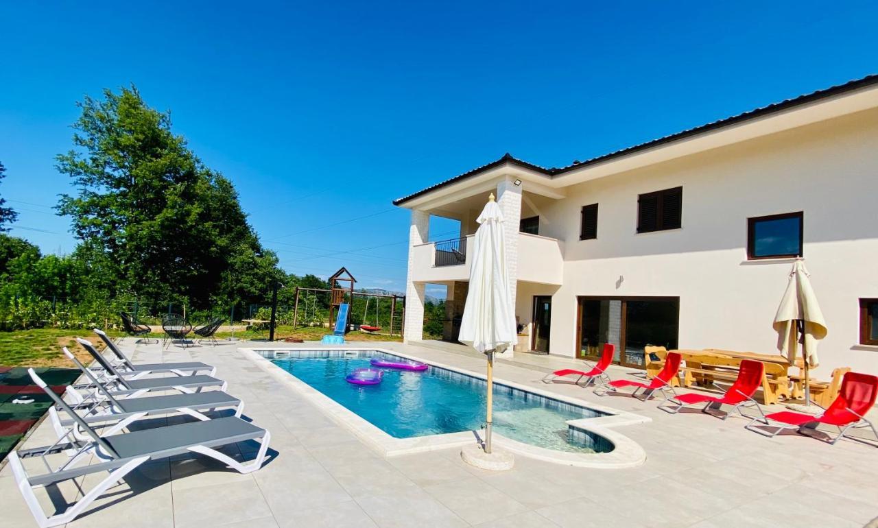 Villa Fluggi Near Labin Santalezi Exteriör bild