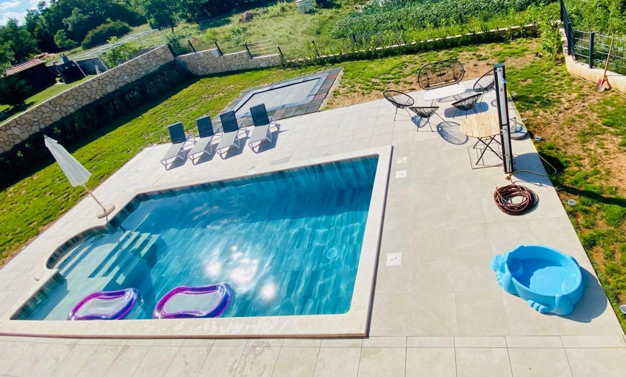 Villa Fluggi Near Labin Santalezi Exteriör bild