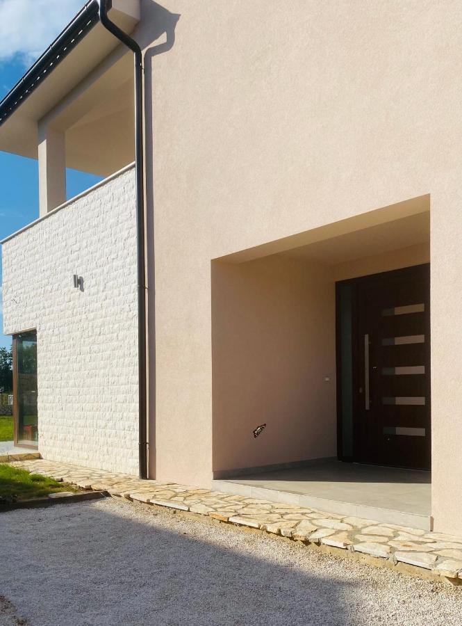 Villa Fluggi Near Labin Santalezi Exteriör bild