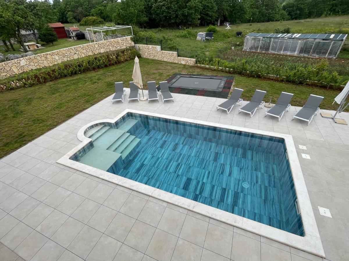 Villa Fluggi Near Labin Santalezi Exteriör bild